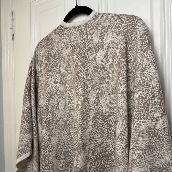 Ann Taylor Poncho Womens One Size Beige Snake Print Open Front Shawl Wrap - Picture 6 of 7